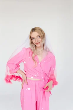Brudeslør med Pink Frynser
