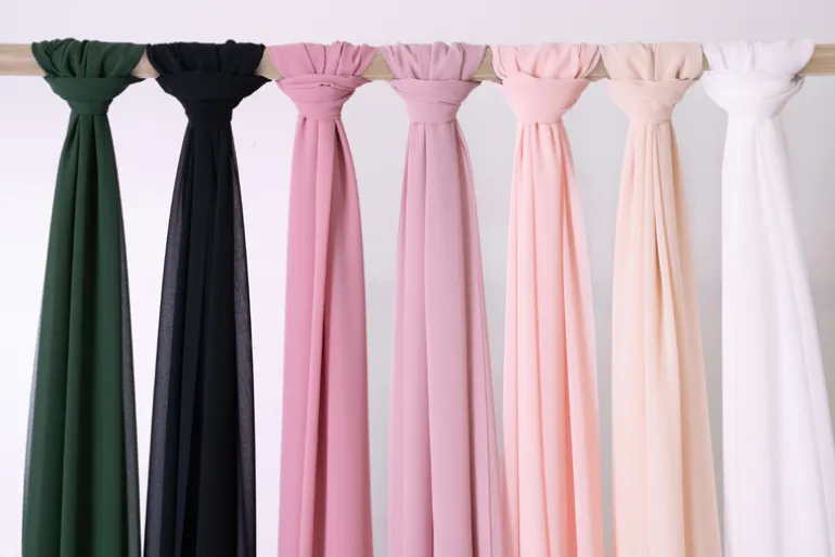 Chiffon Bordløber i Mørk Rosa, 5 meter