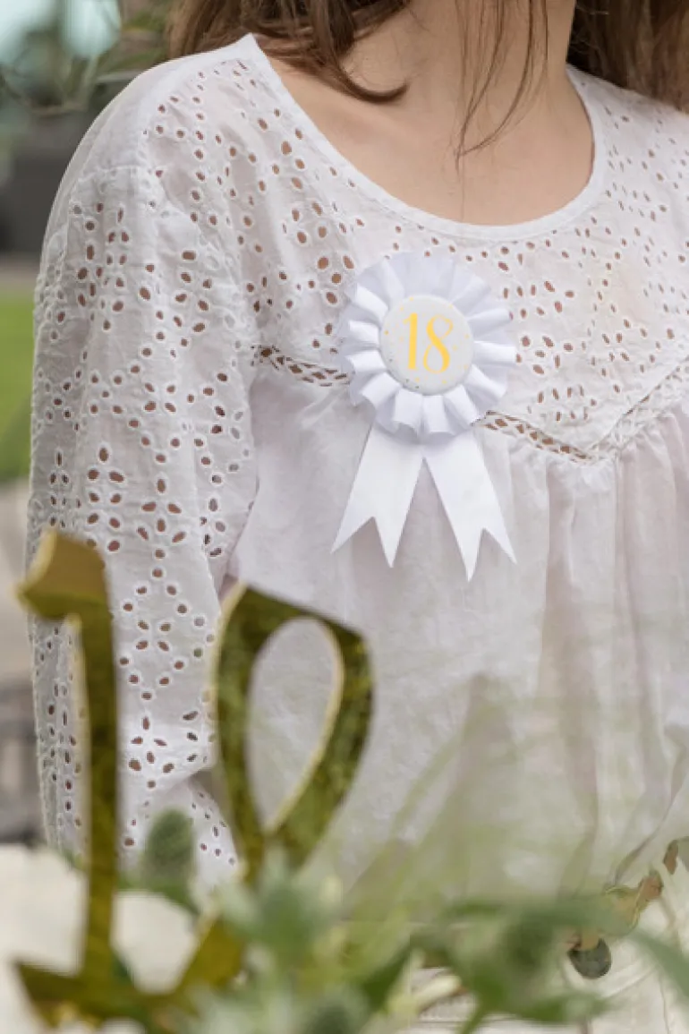 Hvid Fødselsdags Rosette m/Guld Print, 18 År