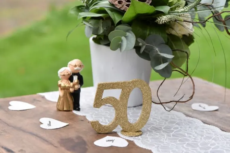 Lille Guld Glitter "50" Tal - Borddekoration